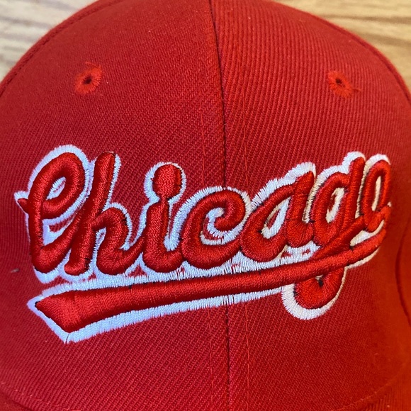 City Hunter OSFA Chicago Spell Out Hook & Loop Adjustable Cap Red Embroidered. - Picture 2 of 12